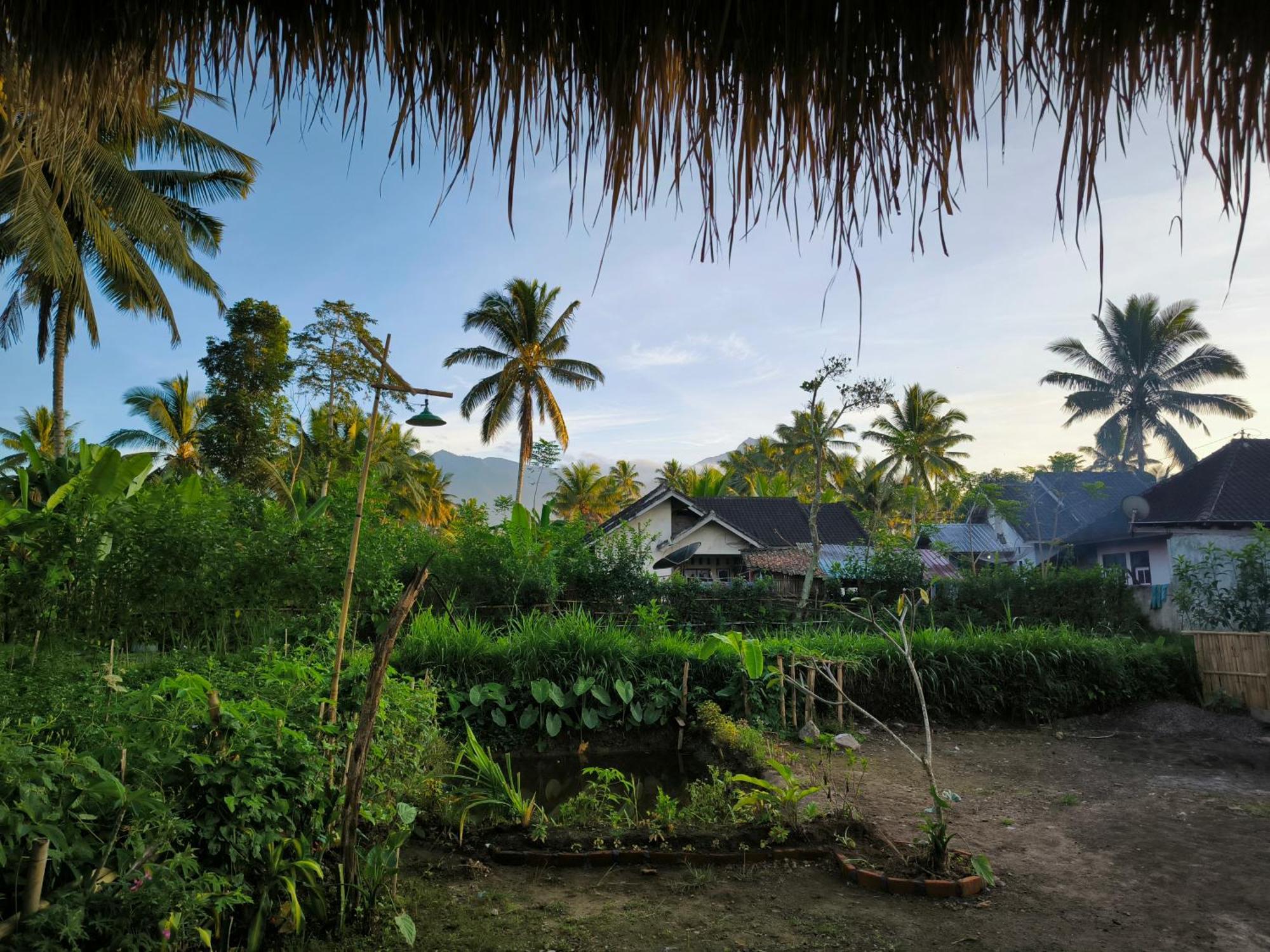 Stay Together Tetebatu Exterior photo