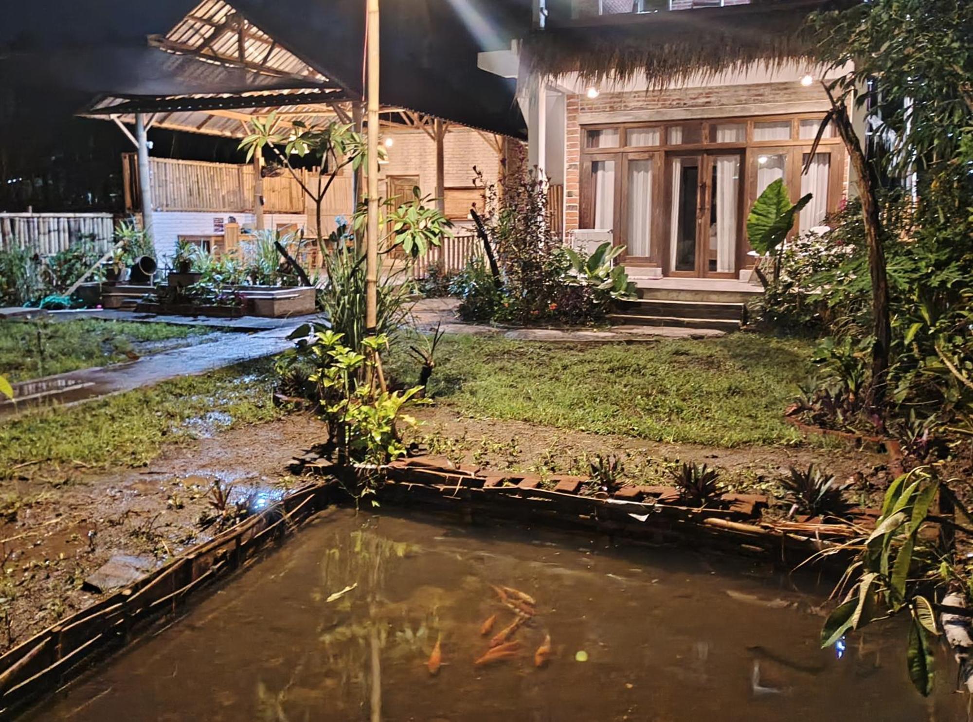 Stay Together Tetebatu Exterior photo