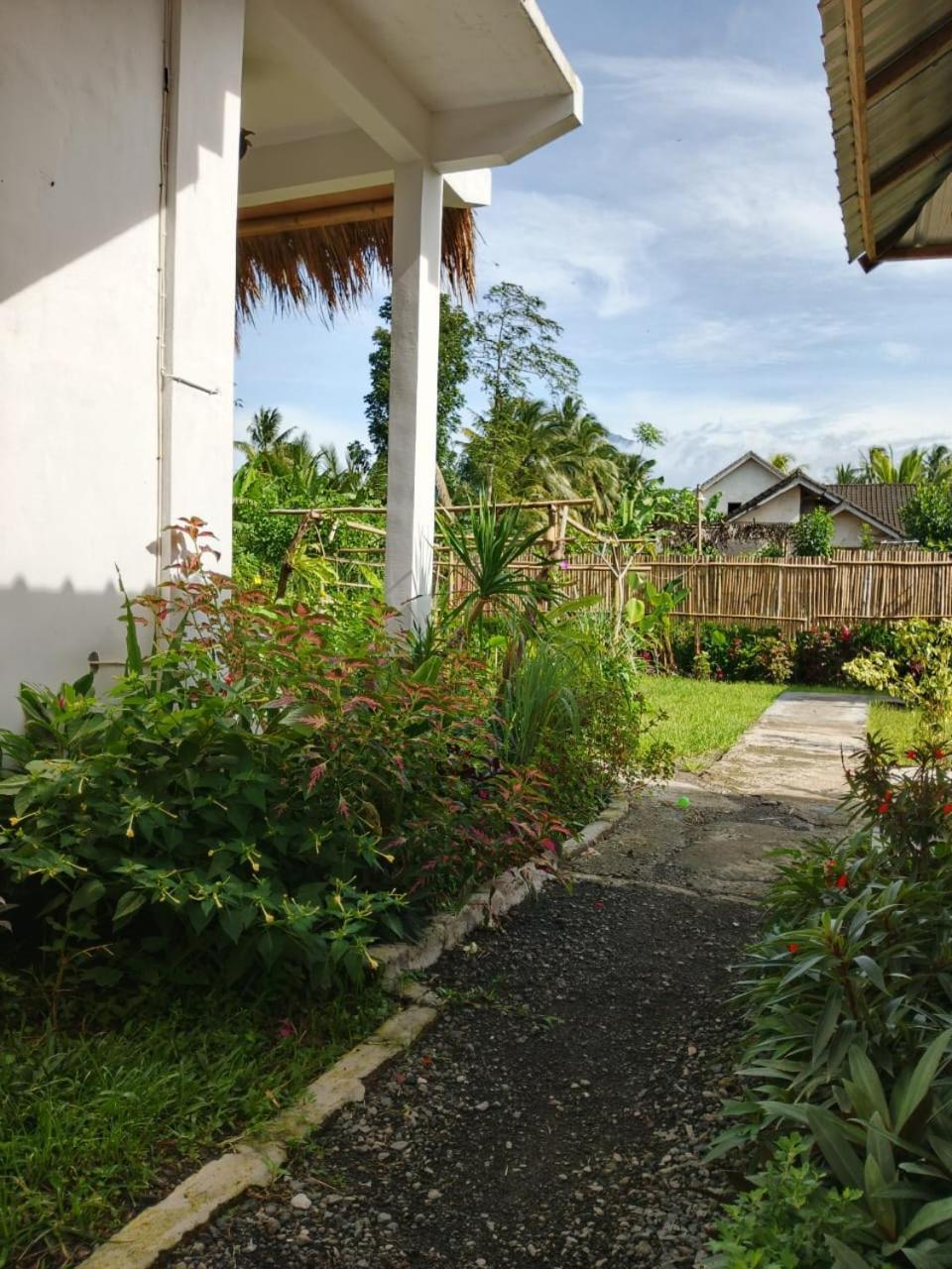 Stay Together Tetebatu Exterior photo